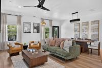 Victory Terraces D Walk to Cowboys Stadium Game room and Rooftop patio - B&B Arlington