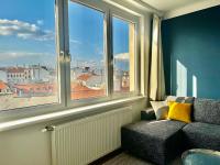 Bright Design Studio 3 mins from Naschmarkt & U4 - B&B Viena