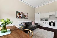 Beautiful 4 Bedroom Flat with convenient travel - Ferienwohnung Glasgow