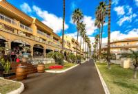 Magnificent beachfront apartment - B&B Arona