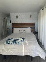 Beach Bum Bungalow - B&B Jensen Beach