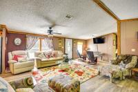 13 Mi to Silver Springs: Pet Friendly Getaway! - Bed and Breakfast Silver Springs