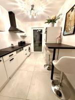 NEU Goldstadt Prestige Suite - Modern und Central - B&B Pforzheim