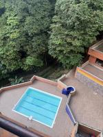 Hermoso apartamento de lujo 3 habitaciones con piscina en el Poblado - B&B Medellín