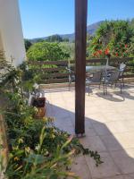 kouremenos beach house East - Bed and Breakfast Angathiás