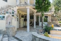 Garden Apartments Lustica - Bed and Breakfast Radovići