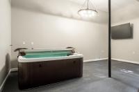 HOT TUB 4 Min Dr to Camelbeach - B&B Tannersville