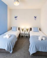 Cosy 3BR House With PS4 & Free Parking - B&B Manchester