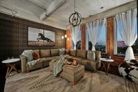 Modern Downtown Dallas Retreat with Parking, Pool, Gym - Chambres d'hôtes Dallas