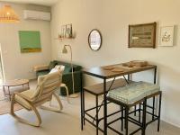 Sunny Studio with Palamidi Castle View, Nafplio - B&B Napoli di Romania
