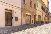 Modern Apt in the center 500m from the Estense Castle - B&B Ferrara