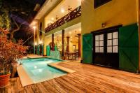 Monkey Room at Mahogany Hall -Gold Standard Certified - B&B San Ignacio