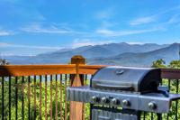 New 3BR with Incredible Views Hot Tub and Game Loft - B&B Gatlinburg