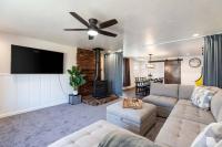 Modern SLC Home Only Mins Downtown & Airport - B&B Salt Lake City