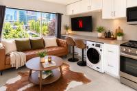 Stylish West End 1BR with 2 Queen Beds - Chambres d'hôtes Vancouver