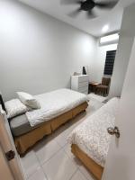 D'Izzara Homestay KLIA - Landed 4R 3B- Wifi -Netflix - B&B Sepang