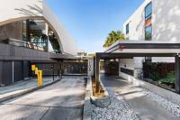 Modern Coastal Apartment with Private Balcony - B&B Sídney