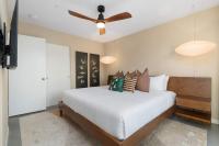 NEW Desert Bloom with Pool Spa & Game Room - B&B Scottsdale