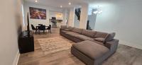 Spacious 4BR Home in Walkerville with BBQ & Parking - B&B Windsor