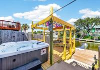 Waterfront, Dock, Hot Tub, Near Beaches, Pets Allowed - Ferienwohnung Corpus Christi