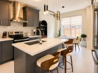 Luxury 4BR Aurora Home , Near Yonge , BBQ , Parking - B&B Aurora