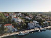 Villa Birke with pool and sea view floor two - B&B Milna