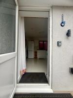 Separate One Bedroom Large Apartment in Slough - B&B Slough