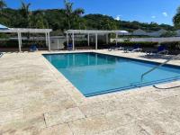 Oceanpointe Serenity Get Away-solar pool WiFi - B&B Lucea