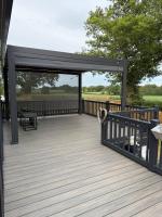 Luxury Glamping pod, En-Suite with Hot Tub - Ferienwohnung Northop