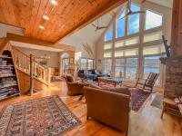 Walk to Wisp Slopes Stunning Lakefront Home - Bed and Breakfast McHenry