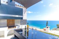 Seaside villa in Lloret de Mar with garden and pool view - B&B Lloret de Mar