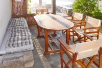Charming House in Paros, 90 m² with Shared Pool - Bed and Breakfast Parikia
