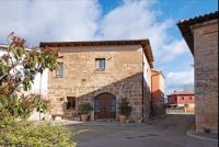 Spacious House in Llano de Bureba with Fireplace & Mountain View - Ferienwohnung Llano de Bureba