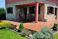 Charming house in Albuerne with fenced garden - B&B Albuerne