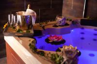 Charming House in Laroya + Jacuzzi - Bed and Breakfast Laroya