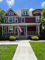 4 Bedroom Century Home in Niles, Ohio - B&B Niles