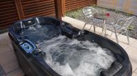 Appartement romantique à Deshaies - 46 m² - spa et piscine - B&B Deshaies