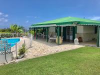 Maison familiale avec piscine privée à Saint-François - B&B Saint-François