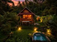 The Payung House - Romantic Riverside Villa - B&B Bebandem