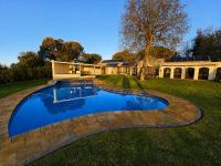 Solar pwrd house with pool and entertainment area - Bed and Breakfast Johannesburg