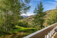 Walk to Beaver Creek Village - 2BR Condo with Chairlift Views, Pool & Hot Tub - Chambres d'hôtes Beaver Creek Village
