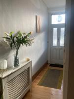The Orbit Townhouse Large Central Home with Social Garden - B&B Cardiff