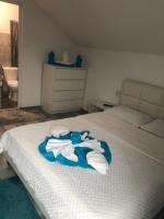 Casa din gradina - B&B Poiana Mărului