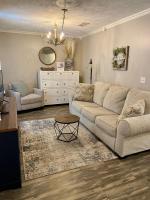 Lucky 13 Condo - Bed and Breakfast Starkville
