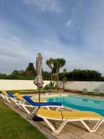 4-Bedroom Villa 15 Min to Albufeira, Pool and AC - Bed and Breakfast Guia