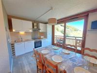 Duplex moderne aux Deux Alpes avec vue montagnes et balcon, parking inclus - FR-1-516-22 - Chambres d'hôtes Les Deux Alpes