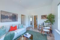 Chic Modern Design Apartment Bright & Minimalist Near Düsseldorf and Köln - B&B Wuppertal