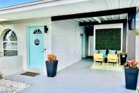 Airport & Stadium Hub with Coastal Vibes and Patio - Chambres d'hôtes Tampa