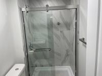 Cozy 1 Br Apt with TV, Workstation, Kitchenette & Parking - Chambres d'hôtes Mississauga