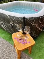 The Wood Nest Apartment - Forest View & Jacuzzi - Ferienwohnung Borovnica